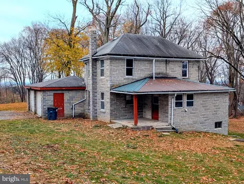 5651 Old Highway Rd, Gap, PA 17527