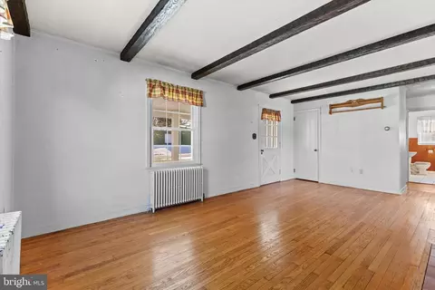 Living - 829 W Brubaker Valley Rd, Lititz, PA 17543 photo 3 of 5