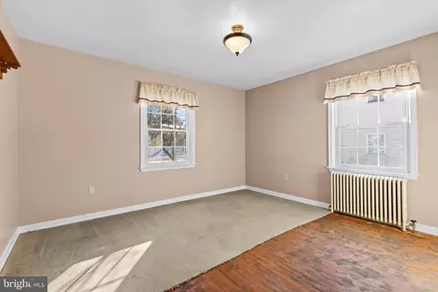 Bedroom - 829 W Brubaker Valley Rd, Lititz, PA 17543 photo 1 of 5