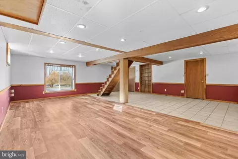 Living - 829 W Brubaker Valley Rd, Lititz, PA 17543 photo 5 of 5