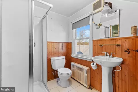 Bath - 829 W Brubaker Valley Rd, Lititz, PA 17543 photo 4 of 4