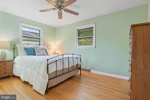 Bedroom - 14 Snyder Hill Rd, Lititz, PA 17543 photo 1 of 8