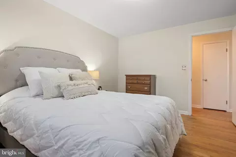 Bedroom - 14 Snyder Hill Rd, Lititz, PA 17543 photo 6 of 8