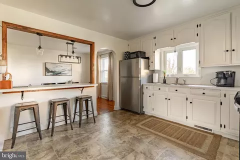 Kitchen - 211 E Lexington Rd, Lititz, PA 17543 photo 4 of 5