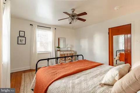 Bedroom - 211 E Lexington Rd, Lititz, PA 17543 photo 3 of 9
