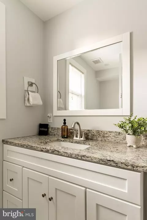 Bath - 211 E Lexington Rd, Lititz, PA 17543 photo 2 of 3
