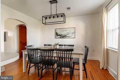 Dining - 211 E Lexington Rd, Lititz, PA 17543 photo 1 of 3