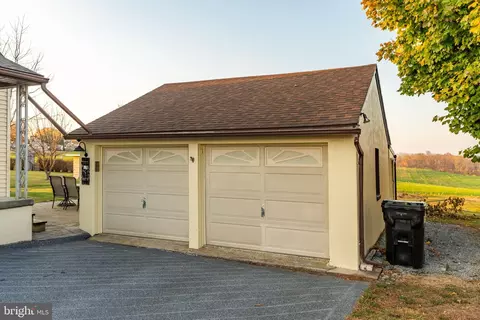 Exterior - 211 E Lexington Rd, Lititz, PA 17543 photo 7 of 7