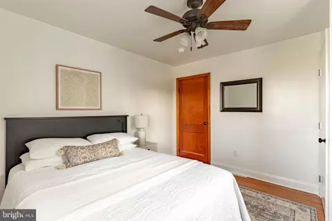 Bedroom - 211 E Lexington Rd, Lititz, PA 17543 photo 5 of 9