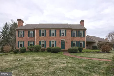 530 Northlawn Dr, Lancaster, PA 17603
