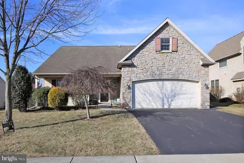 1062 Cambridge Dr, Manheim, PA 17545