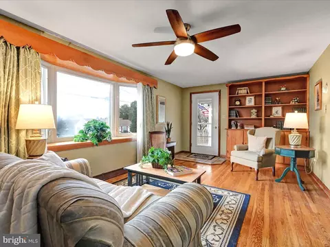 827 Pine Hill Rd, Lititz, PA 17543 photo 4