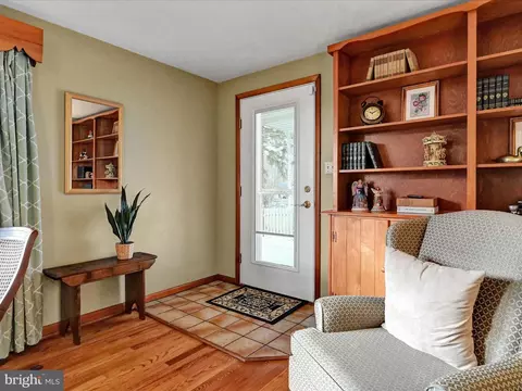 827 Pine Hill Rd, Lititz, PA 17543 photo 2