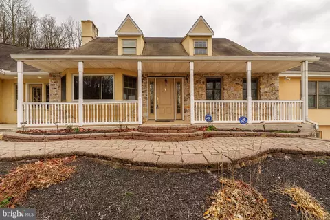 410 Ash Rd, Morgantown, PA 19543