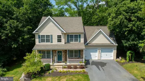 4 Aspen Ct, Lancaster, PA 17603