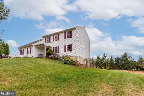 605 Maytown Rd, Elizabethtown, PA 17022