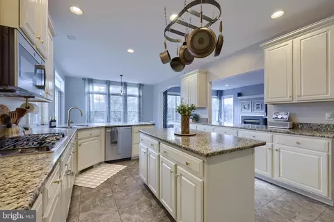 103 Hunters Xing, Lititz, PA 17543 photo 3