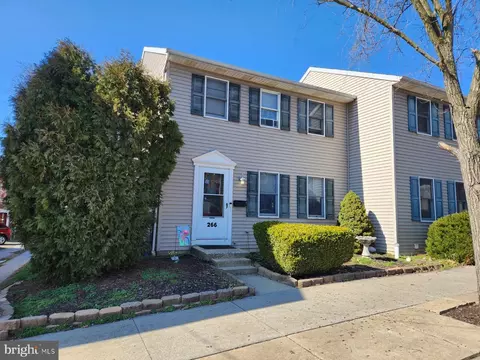 266 S 4th St, Columbia, PA 17512