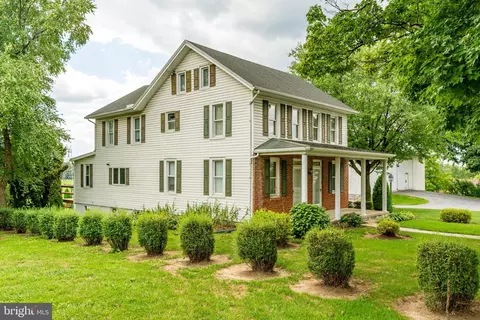 1516 Rothsville Rd, Lititz, PA 17543 photo 1