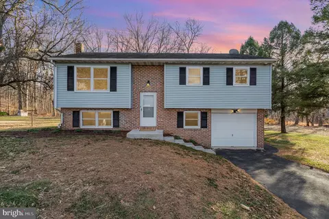 530 Wood View Dr, Lititz, PA 17543