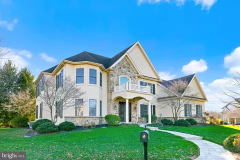 16 Pinnacle Pt, Lititz, PA 17543