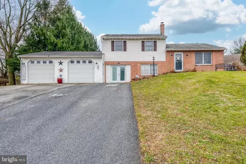 115 N Sadsbury Ct, Gap, PA 17527