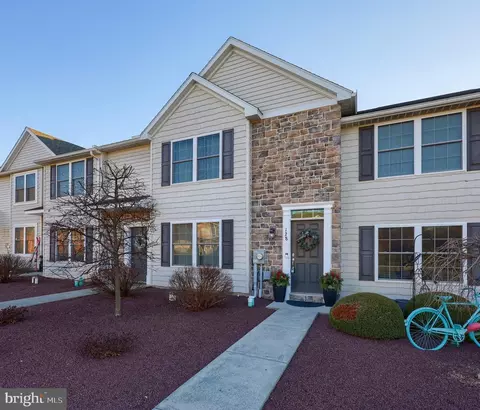 128 Redstone Dr, Denver, PA 17517