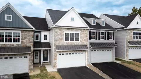 2468 Spring Water Cir, Lancaster, PA 17601