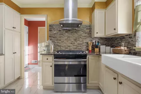 Kitchen - 14 Limestone Ct, Lititz, PA 17543 photo 4 of 4