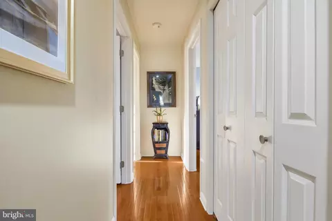 Entry Way - 14 Limestone Ct, Lititz, PA 17543 photo 7 of 10