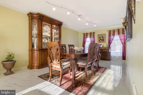 Dining - 14 Limestone Ct, Lititz, PA 17543 photo 2 of 2