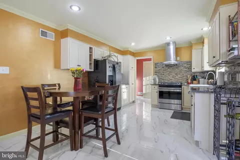 Kitchen - 14 Limestone Ct, Lititz, PA 17543 photo 1 of 4