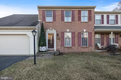 Exterior - 14 Limestone Ct, Lititz, PA 17543 photo 3 of 9