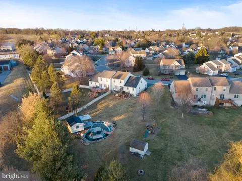 View/Area - 14 Limestone Ct, Lititz, PA 17543 photo 7 of 10