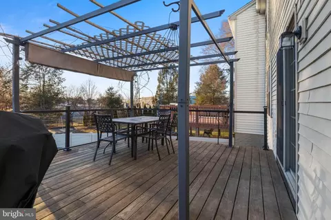 Exterior - 14 Limestone Ct, Lititz, PA 17543 photo 6 of 9