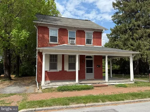111 E Main St, Strasburg, PA 17579