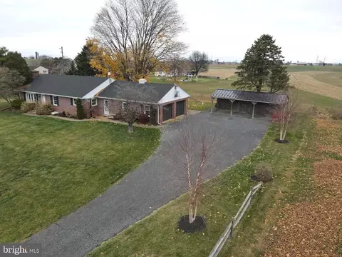 1677 Wheatland School Rd, Lancaster, PA 17602