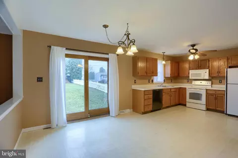 2 Brian Dr, Lititz, PA 17543 photo 7