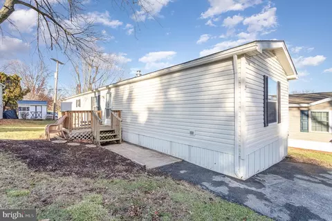 3 Earl Ln, Lititz, PA 17543 photo 2