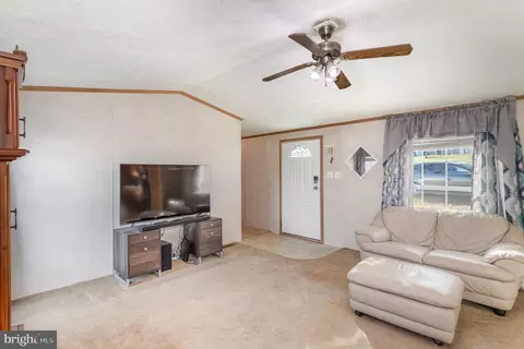 3 Earl Ln, Lititz, PA 17543 photo 6