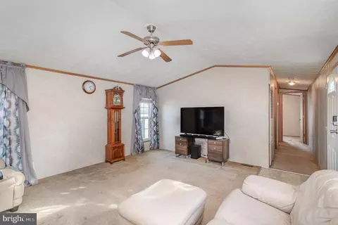 3 Earl Ln, Lititz, PA 17543 photo 3