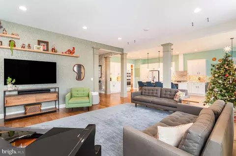 Living - 1060 Lititz Bend Dr, Lititz, PA 17543 photo 2 of 3