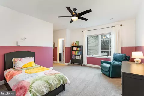Bedroom - 1060 Lititz Bend Dr, Lititz, PA 17543 photo 4 of 8