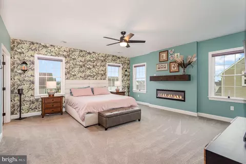Bedroom - 1060 Lititz Bend Dr, Lititz, PA 17543 photo 7 of 8