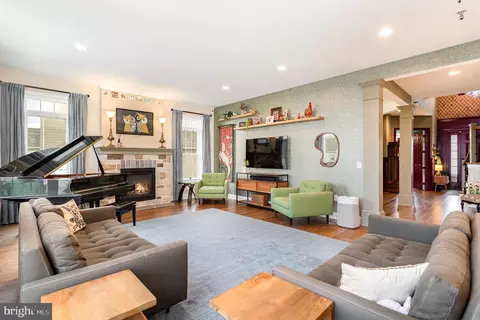 Living - 1060 Lititz Bend Dr, Lititz, PA 17543 photo 3 of 3