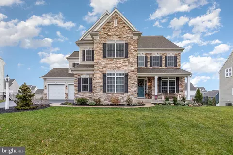 Exterior - 1060 Lititz Bend Dr, Lititz, PA 17543 photo 2 of 17
