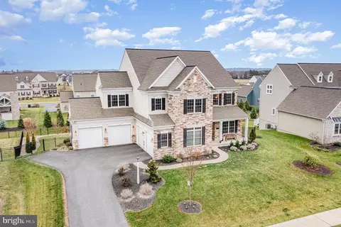 Exterior - 1060 Lititz Bend Dr, Lititz, PA 17543 photo 7 of 17
