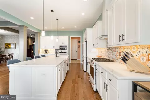 Kitchen - 1060 Lititz Bend Dr, Lititz, PA 17543 photo 2 of 2