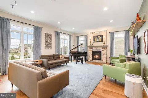 Living - 1060 Lititz Bend Dr, Lititz, PA 17543 photo 1 of 3
