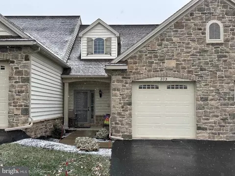 203 Masonic Dr, Elizabethtown, PA 17022